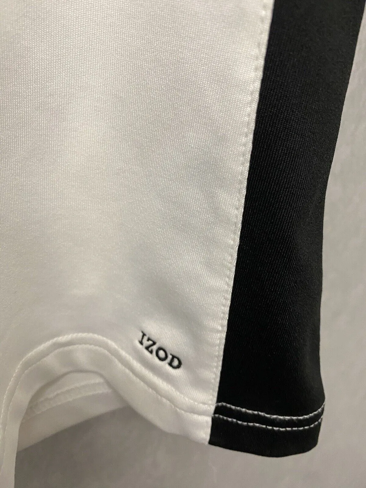 Izod White/Black Short Sleeve Golf Top Size Medium